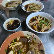 ก๋วยเตี๋ยวเป็ดเฮียถิต