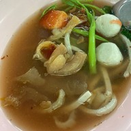 รสหนึ่ง ก๋วยเตี๋ยวเสวยลูกชิ้นปลาเชียงใหม่ เชียงใหม่