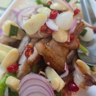 เจ๊น้อยกระโทก เมืองเอก