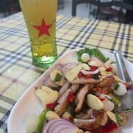 เจ๊น้อยกระโทก เมืองเอก