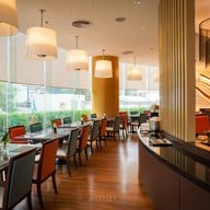 Jess Century Park Hotel