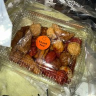 เอสคอฟฟี่ + ตำนานลูกชิ้นทอดจอมยุทธ ซอยสุขสวัสดิ์