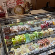 Châteraisé Silom Complex