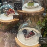 Moakmai Cafe & Restaurant