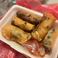 เมนูของร้าน ปอเปี๊ยะทอดอาม่า ซอยแปลงนาม