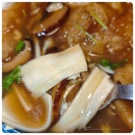 จุฬาหูฉลาม สาขาBTS. โพนิมิตร