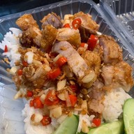 ทานเพลินๆ (กระเพรา หมูกรอบ เบเกอรี่)