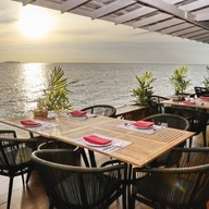 Breezeo - Exotic Beachfront Seafood - บรีซซีโอ @รอยัล คลิฟ โฮเต็ล กรุ๊ป