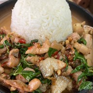 ข้าวกระเพราผัดพริกสด