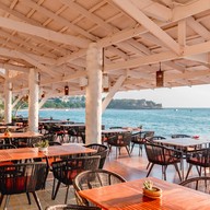 Breezeo - Exotic Beachfront Seafood - บรีซซีโอ @รอยัล คลิฟ โฮเต็ล กรุ๊ป