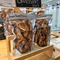 เมนูของร้าน The Croissant Corner Or Tor Kor Market