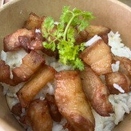 ข้าวกระเพราผัดพริกสด