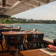 Breezeo - Exotic Beachfront Seafood - บรีซซีโอ @รอยัล คลิฟ โฮเต็ล กรุ๊ป