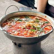 เตี๋ยวก็เตี๋ยว ริมน้ำ เตี๋ยวก็เตี๋ยว ริมน้ำ