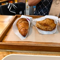 เมนูของร้าน The Croissant Corner Or Tor Kor Market