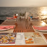 Breezeo - Exotic Beachfront Seafood - บรีซซีโอ @รอยัล คลิฟ โฮเต็ล กรุ๊ป