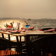 Breezeo - Exotic Beachfront Seafood - บรีซซีโอ @รอยัล คลิฟ โฮเต็ล กรุ๊ป