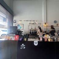 Meeh Roast N Roll ท่าใหม่