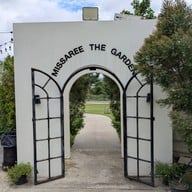 มิสอารีย์ เดอะ การ์เด้น