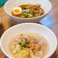 Chim charm (ก๋วยเตี๋ยวปลาคาเฟ่) พัทยา