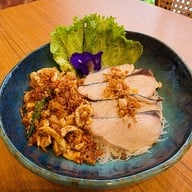 Chim charm (ก๋วยเตี๋ยวปลาคาเฟ่) พัทยา