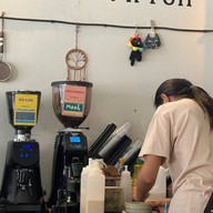 Meeh Roast N Roll ท่าใหม่