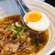 Chim charm (ก๋วยเตี๋ยวปลาคาเฟ่) พัทยา