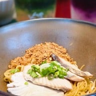 Chim charm (ก๋วยเตี๋ยวปลาคาเฟ่) พัทยา