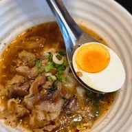 Chim charm (ก๋วยเตี๋ยวปลาคาเฟ่) พัทยา