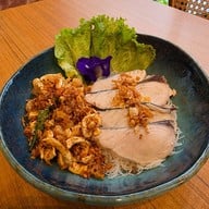 Chim charm (ก๋วยเตี๋ยวปลาคาเฟ่) พัทยา