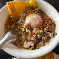 ก๋วยเตี๋ยวไข่แม่อีฟ สาขา 4