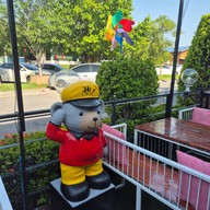 บรรยากาศ ข้าวกระเพรา ข้าวผัด ส้มตำ พิซซ่า สปาเกตตี้ คาเฟ่บ้านหมี คาเฟ่บ้านหมี สาย2