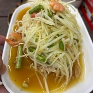 ไก่ทอดเจ๊กี ส้มตำโปโล ลุมพินี