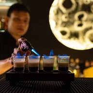 Hust Bar อาหารตามสั่ง