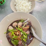 เมนูของร้าน ก๋วยเตี๋ยวเนื้อทรงวาด