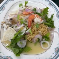 ไก่ทอดเจ๊กี ส้มตำโปโล ลุมพินี