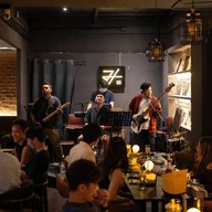 Hust Bar อาหารตามสั่ง
