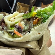 Jones' Salad ลาวิลล่าอารีย์ La Villa Ari