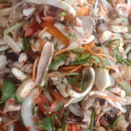 แม่กัญญาโครตยำ  ส้มตำ ลาบ น้ำตก