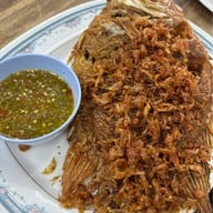 ไก่ทอดเจ๊กี ส้มตำโปโล ลุมพินี