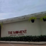 หน้าร้าน The Moment Restaurant