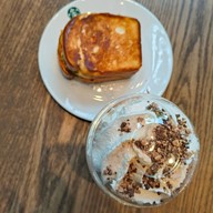 Starbucks ปตท. บรมราชชนนี 97