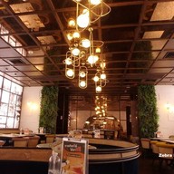 บรรยากาศ ขมิ้น Camin Cuisine & Cafe ซีคอนสแควร์ ศรีนครินทร์