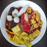 เมนูของร้าน ก๋วยเตี๋ยวลูกชิ้นปลาธนัญญา