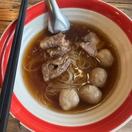 เสพเนื้อ ก๋วยเตี๋ยวเนื้อตุ๋น หม้อไฟ (โพธิ์แก้ว) โพธิ์แก้ว