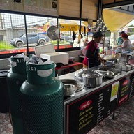 บรรยากาศ นายตั้มเกาเหลาสูตรโบราณ  (หมูตุ๋น&เนื้อตุ๋น) ต้นตำรับบ้านบึง