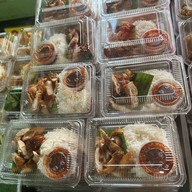 ข้าวขาหมูรสทิพย์ -