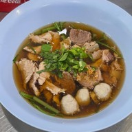 เมนูของร้าน นายตั้มเกาเหลาสูตรโบราณ  (หมูตุ๋น&เนื้อตุ๋น) ต้นตำรับบ้านบึง