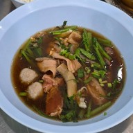 เมนูของร้าน นายตั้มเกาเหลาสูตรโบราณ  (หมูตุ๋น&เนื้อตุ๋น) ต้นตำรับบ้านบึง