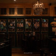 Mulligans Irish Bar